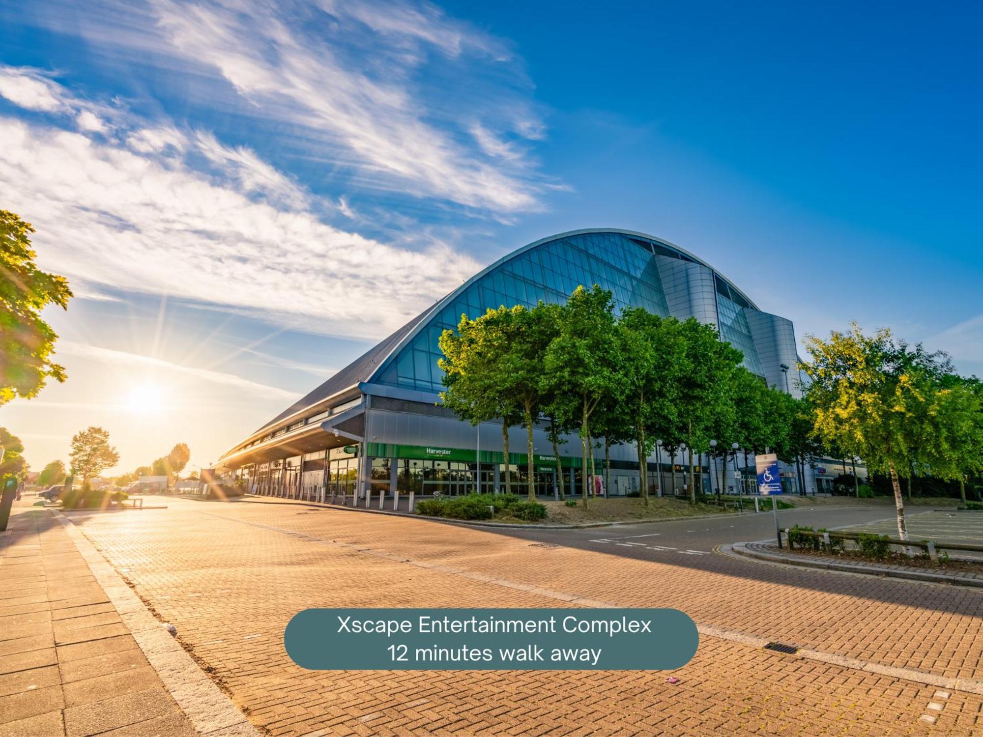Penthouse Apartment - City Centre - Secure Parking, Balcony, Self-Check-In, Fast Wifi And Smart Tv With Netflix By Yoko Property Milton Keynes Luaran gambar