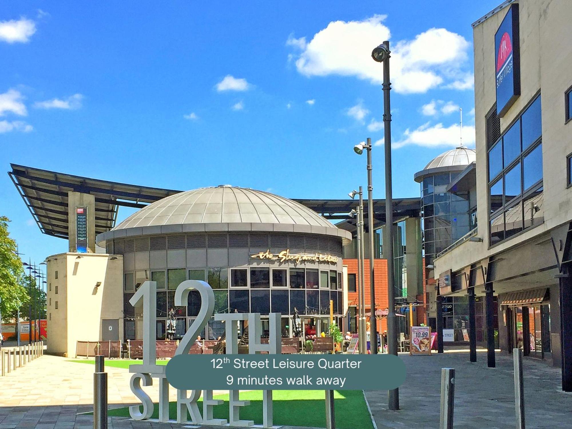 Penthouse Apartment - City Centre - Secure Parking, Balcony, Self-Check-In, Fast Wifi And Smart Tv With Netflix By Yoko Property Milton Keynes Luaran gambar