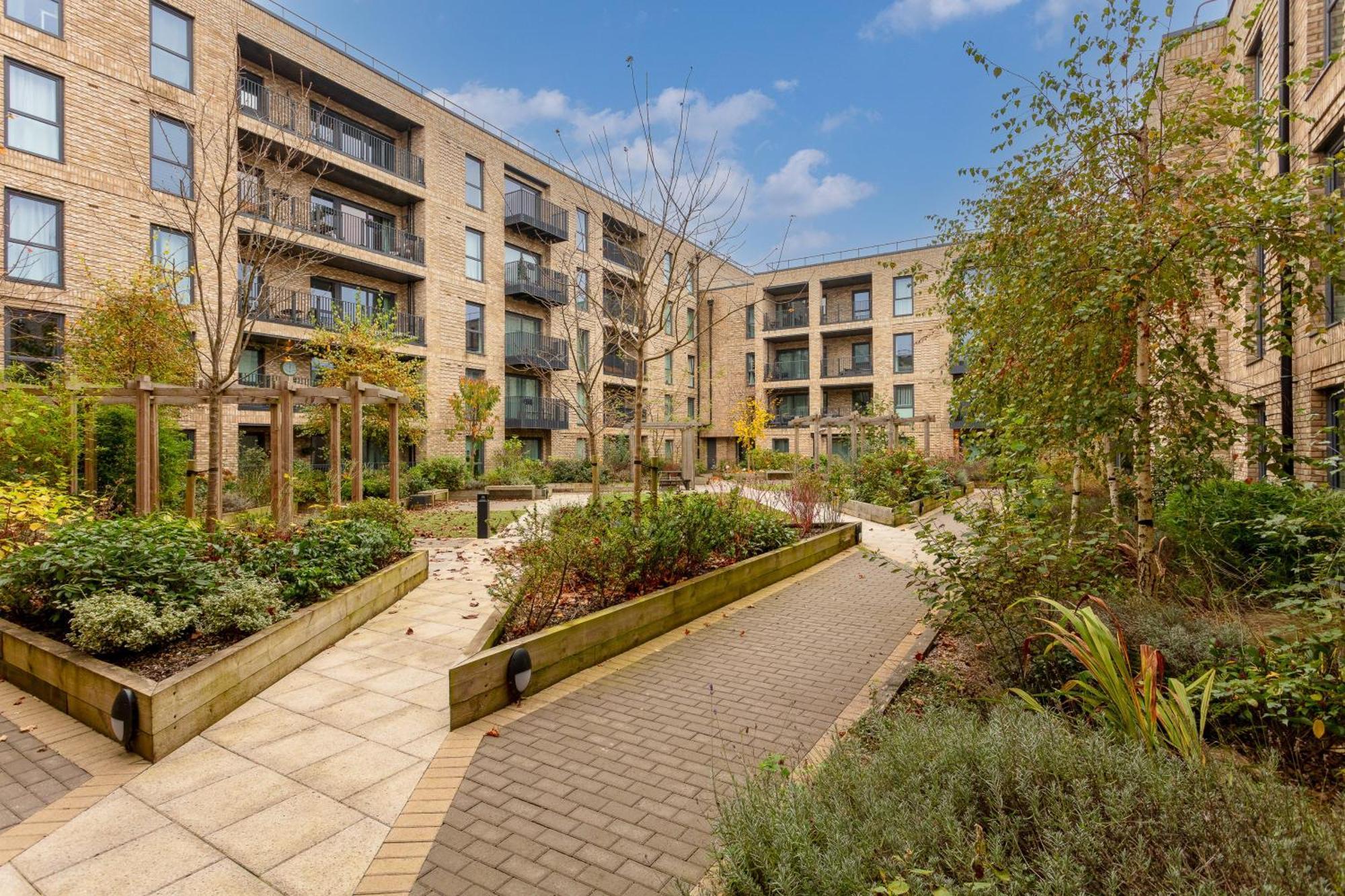 Penthouse Apartment - City Centre - Secure Parking, Balcony, Self-Check-In, Fast Wifi And Smart Tv With Netflix By Yoko Property Milton Keynes Luaran gambar
