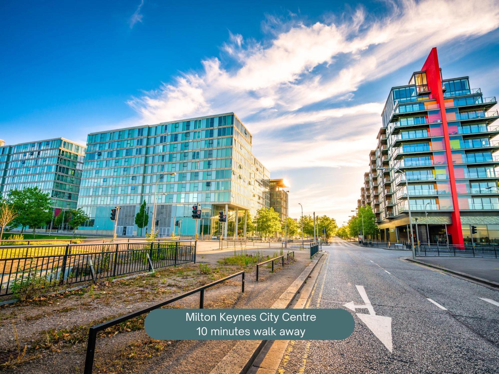 Penthouse Apartment - City Centre - Secure Parking, Balcony, Self-Check-In, Fast Wifi And Smart Tv With Netflix By Yoko Property Milton Keynes Luaran gambar