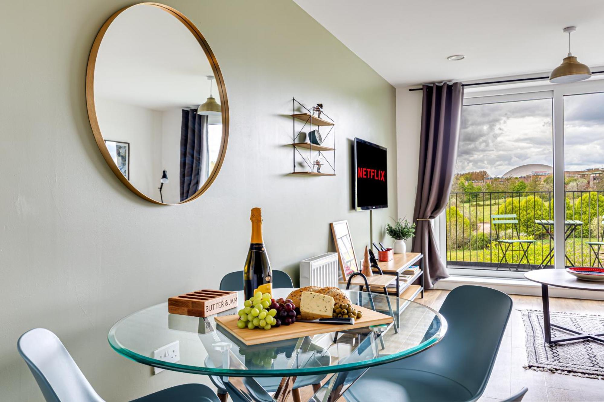 Penthouse Apartment - City Centre - Secure Parking, Balcony, Self-Check-In, Fast Wifi And Smart Tv With Netflix By Yoko Property Milton Keynes Luaran gambar