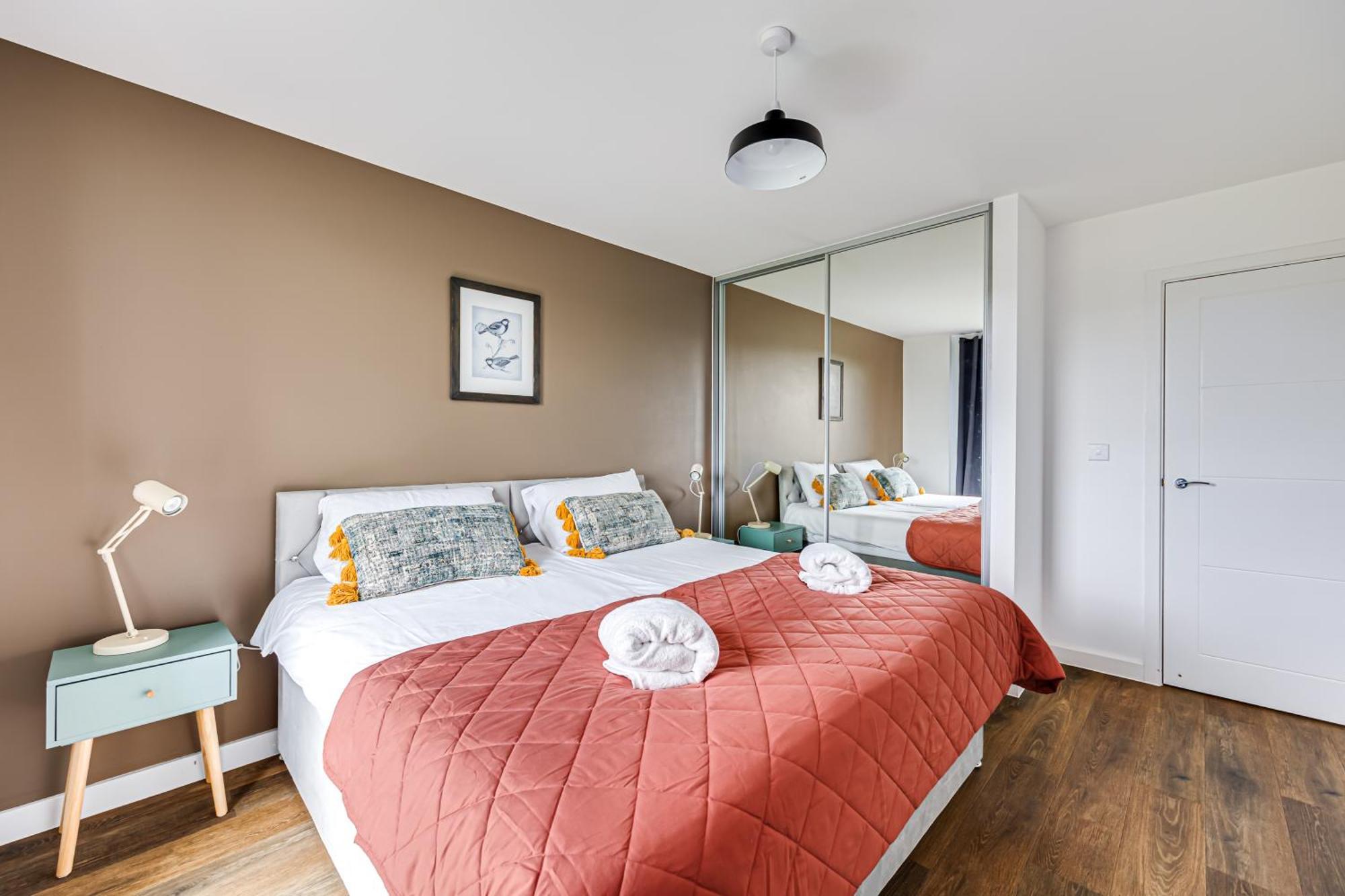 Penthouse Apartment - City Centre - Secure Parking, Balcony, Self-Check-In, Fast Wifi And Smart Tv With Netflix By Yoko Property Milton Keynes Luaran gambar