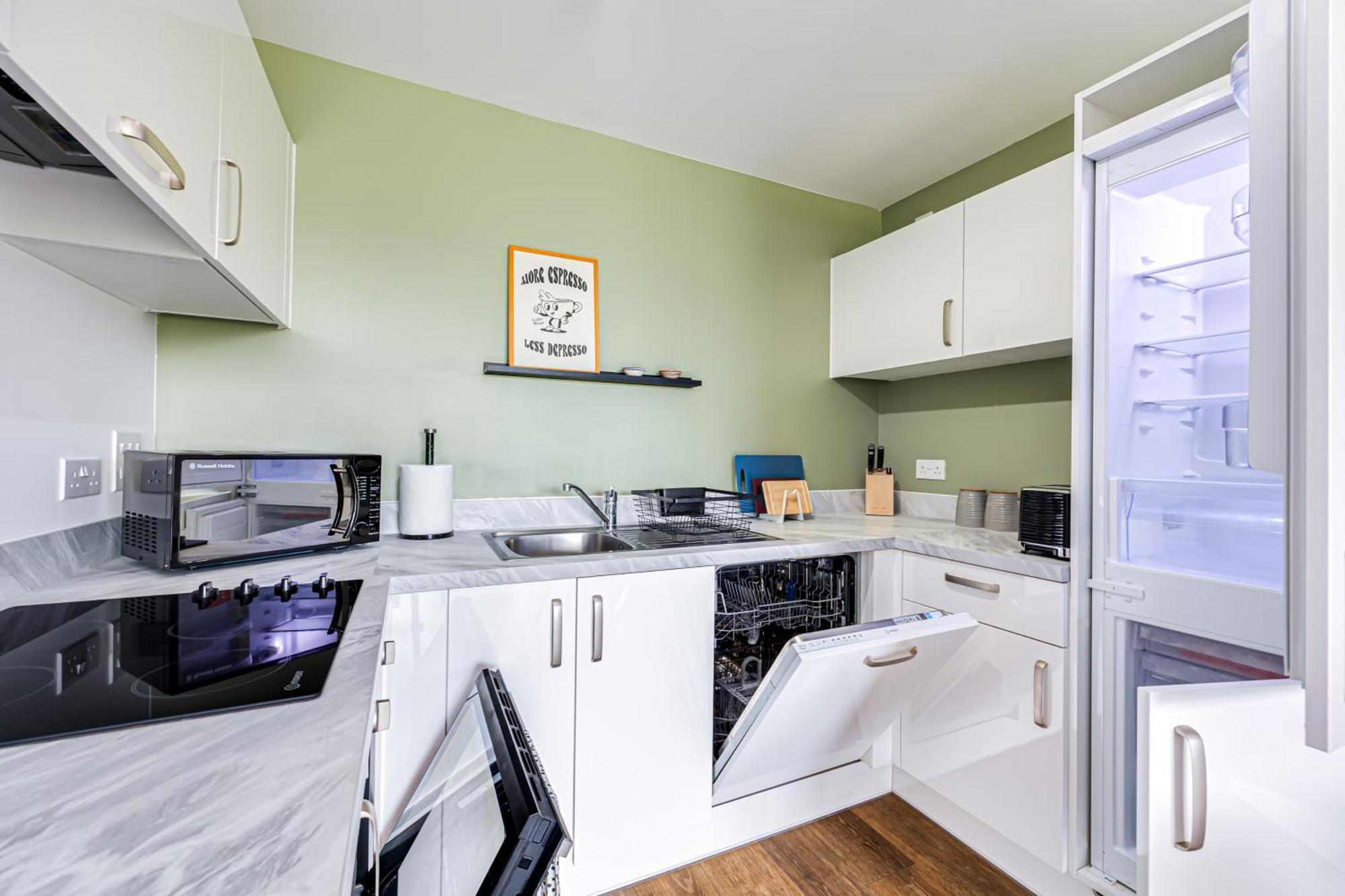 Penthouse Apartment - City Centre - Secure Parking, Balcony, Self-Check-In, Fast Wifi And Smart Tv With Netflix By Yoko Property Milton Keynes Luaran gambar