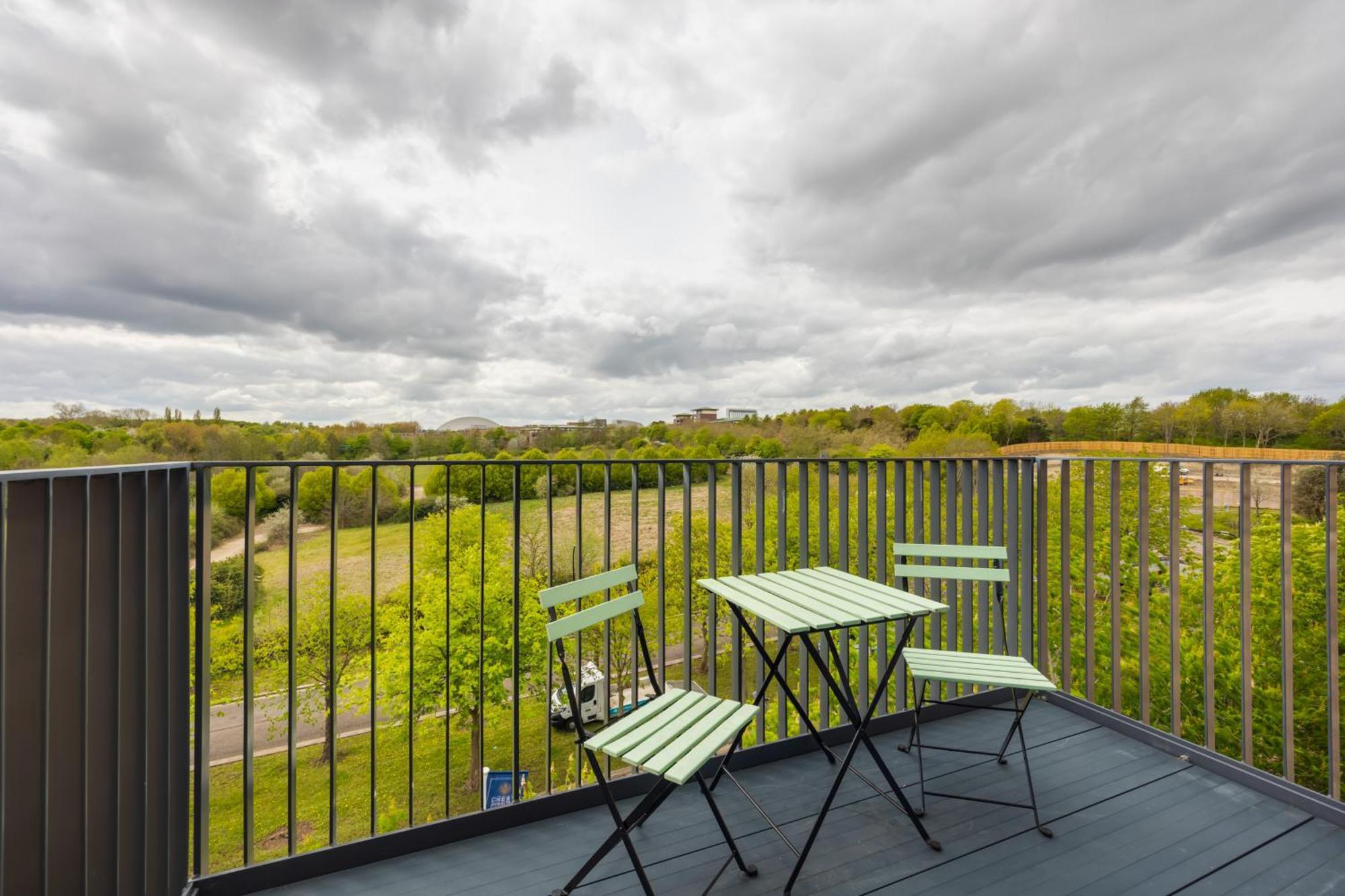 Penthouse Apartment - City Centre - Secure Parking, Balcony, Self-Check-In, Fast Wifi And Smart Tv With Netflix By Yoko Property Milton Keynes Luaran gambar