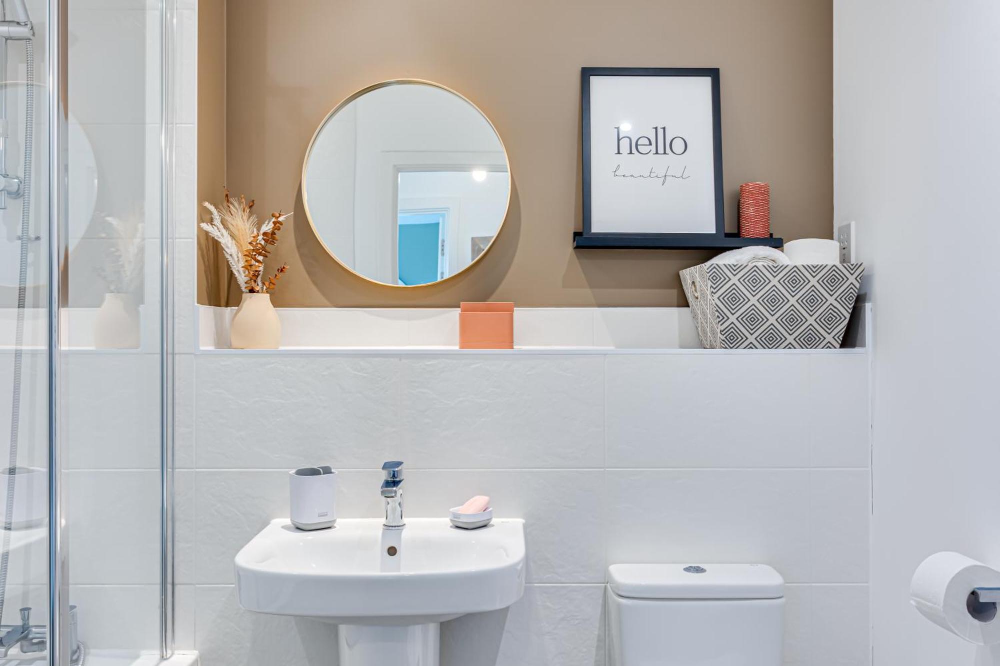 Penthouse Apartment - City Centre - Secure Parking, Balcony, Self-Check-In, Fast Wifi And Smart Tv With Netflix By Yoko Property Milton Keynes Luaran gambar