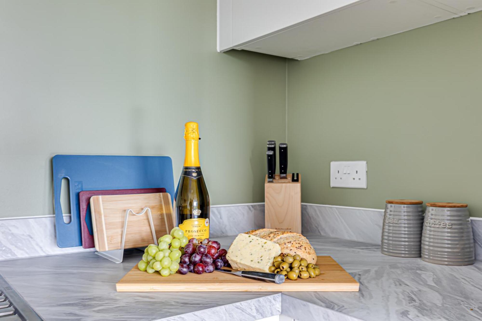 Penthouse Apartment - City Centre - Secure Parking, Balcony, Self-Check-In, Fast Wifi And Smart Tv With Netflix By Yoko Property Milton Keynes Luaran gambar