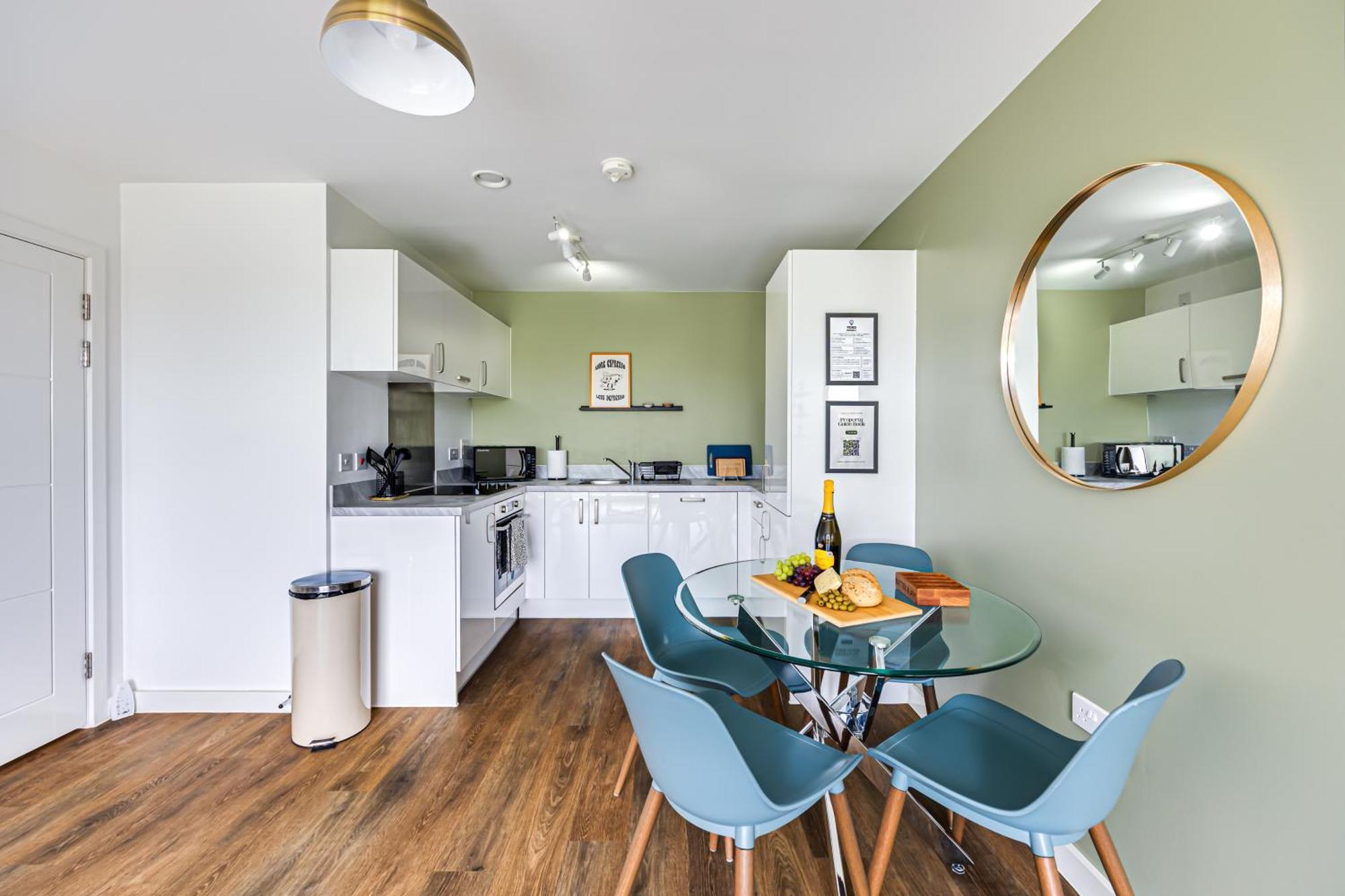 Penthouse Apartment - City Centre - Secure Parking, Balcony, Self-Check-In, Fast Wifi And Smart Tv With Netflix By Yoko Property Milton Keynes Luaran gambar