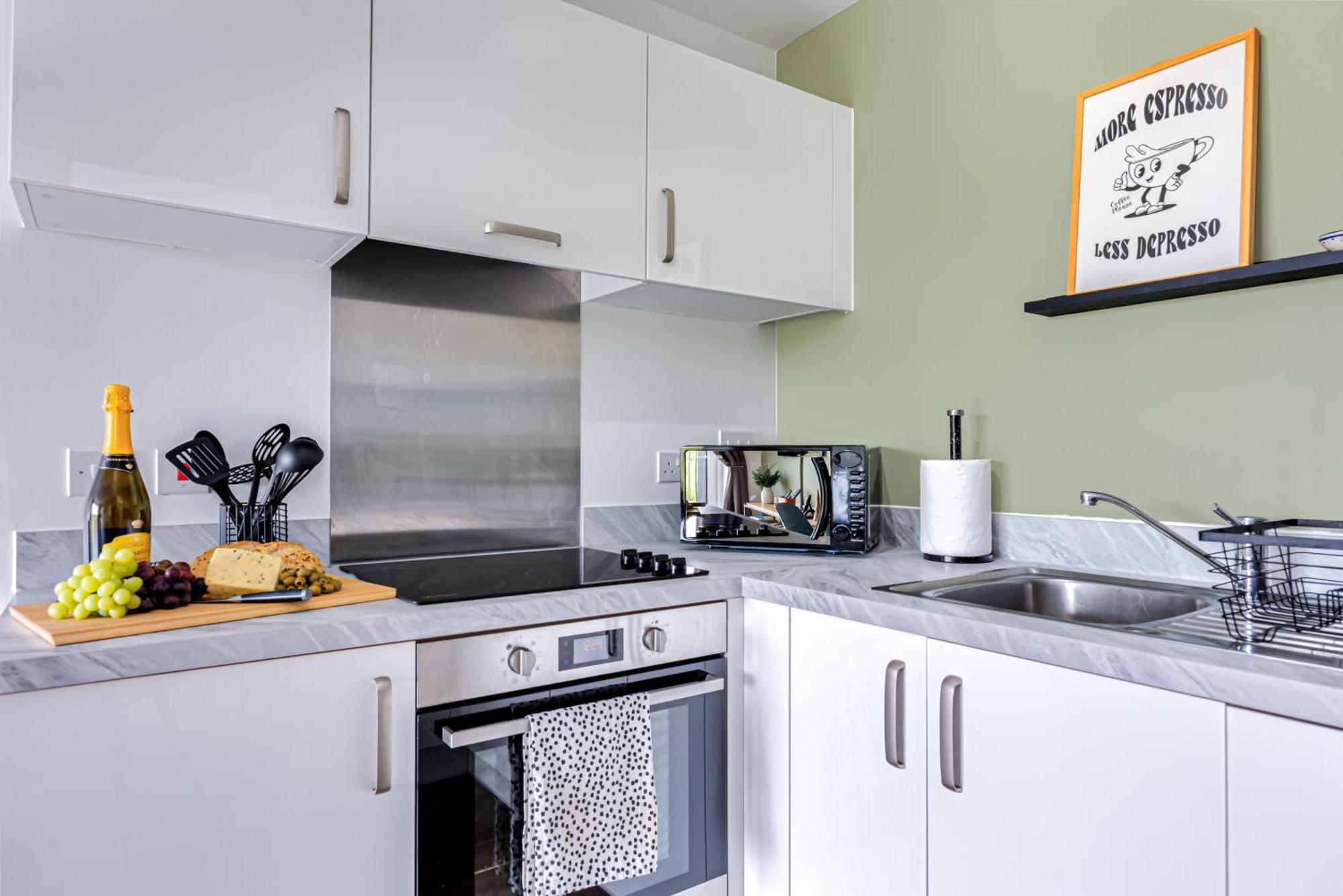Penthouse Apartment - City Centre - Secure Parking, Balcony, Self-Check-In, Fast Wifi And Smart Tv With Netflix By Yoko Property Milton Keynes Luaran gambar